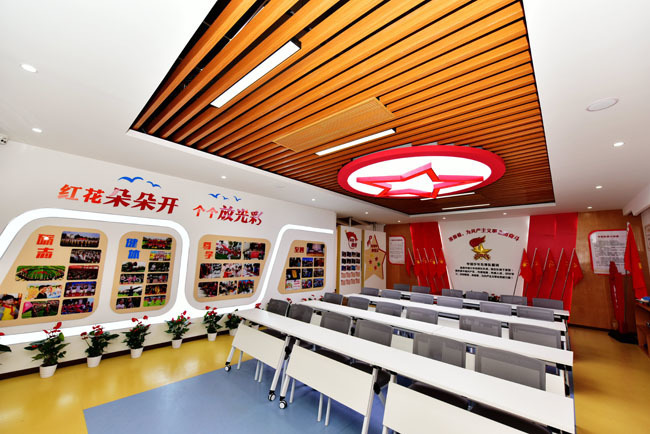 一起走进"红色网上游"德育馆